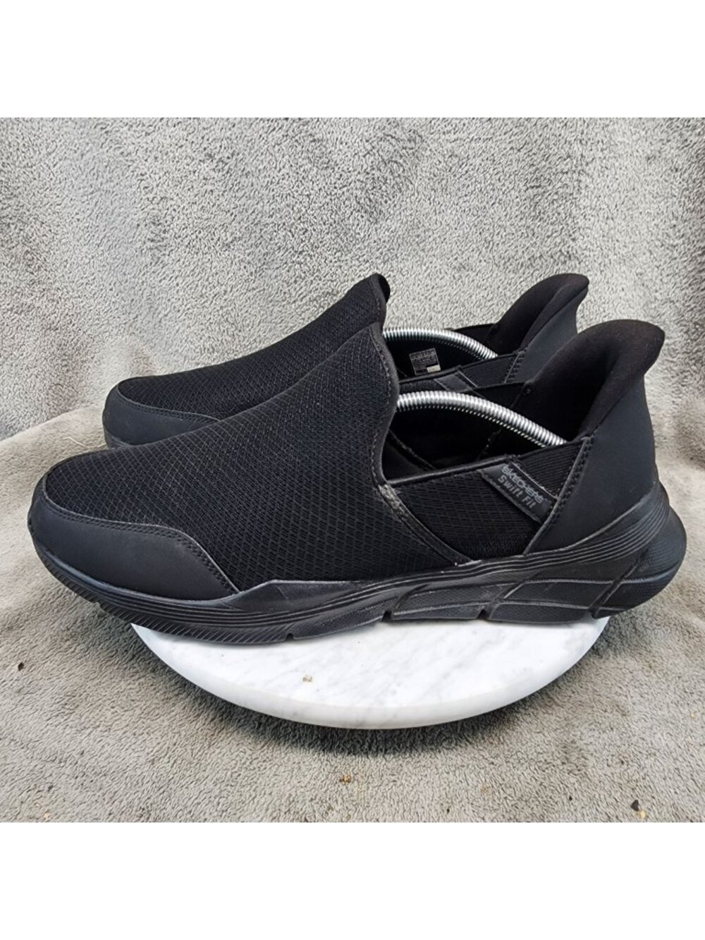 Skechers Shoes Mens Size 13 Hands Free Swift Fit Black Slip On Sneakers *Read*